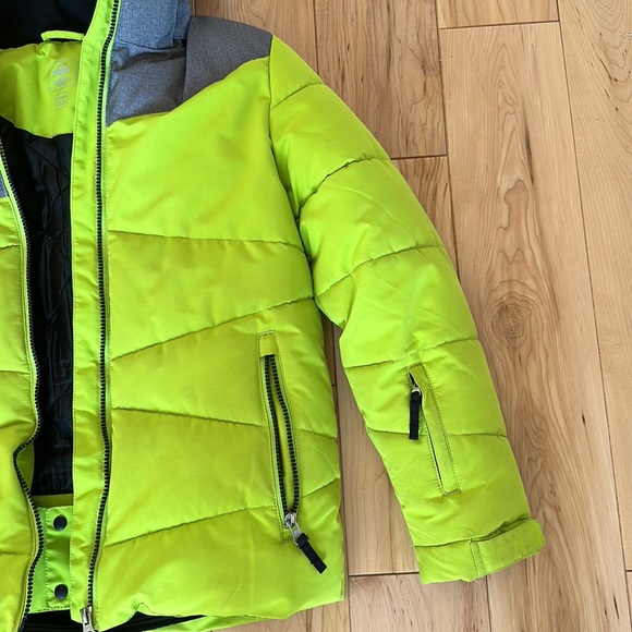 McKinley Boys Medium winter jacket. - Picture 3 of 4